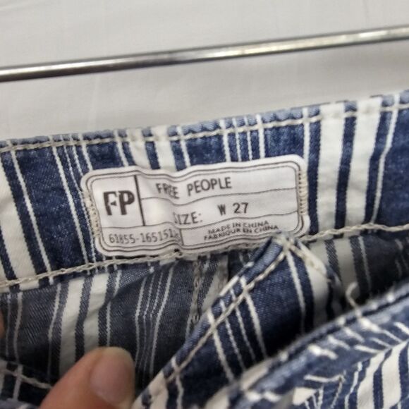 FREE PEOPLE Just Float On Flare Printed Striped Denim Jeans Size 27 Boho - Picture 5 of 8